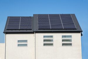 家庭用太陽光発電の仕組み｜電気ができて家庭で使われるまでを解説