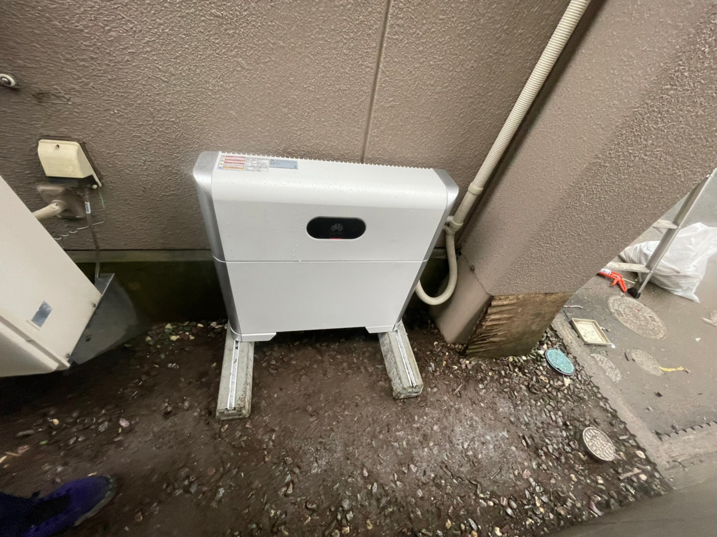 茅ヶ崎市 ネクストエナジー 蓄電システム 9.8kWh の施工イメージ