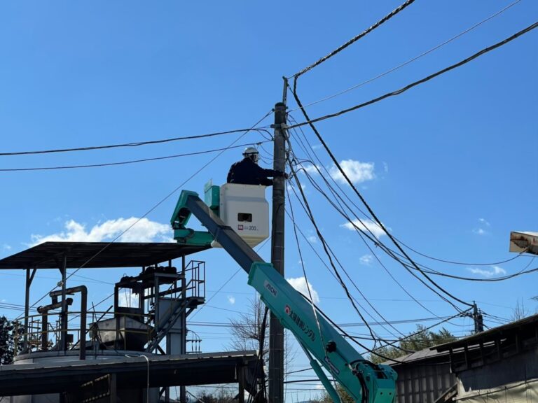 群馬県安中市｜養豚場への自家消費型太陽光発電設置事例｜既設電柱を活用した架空配線