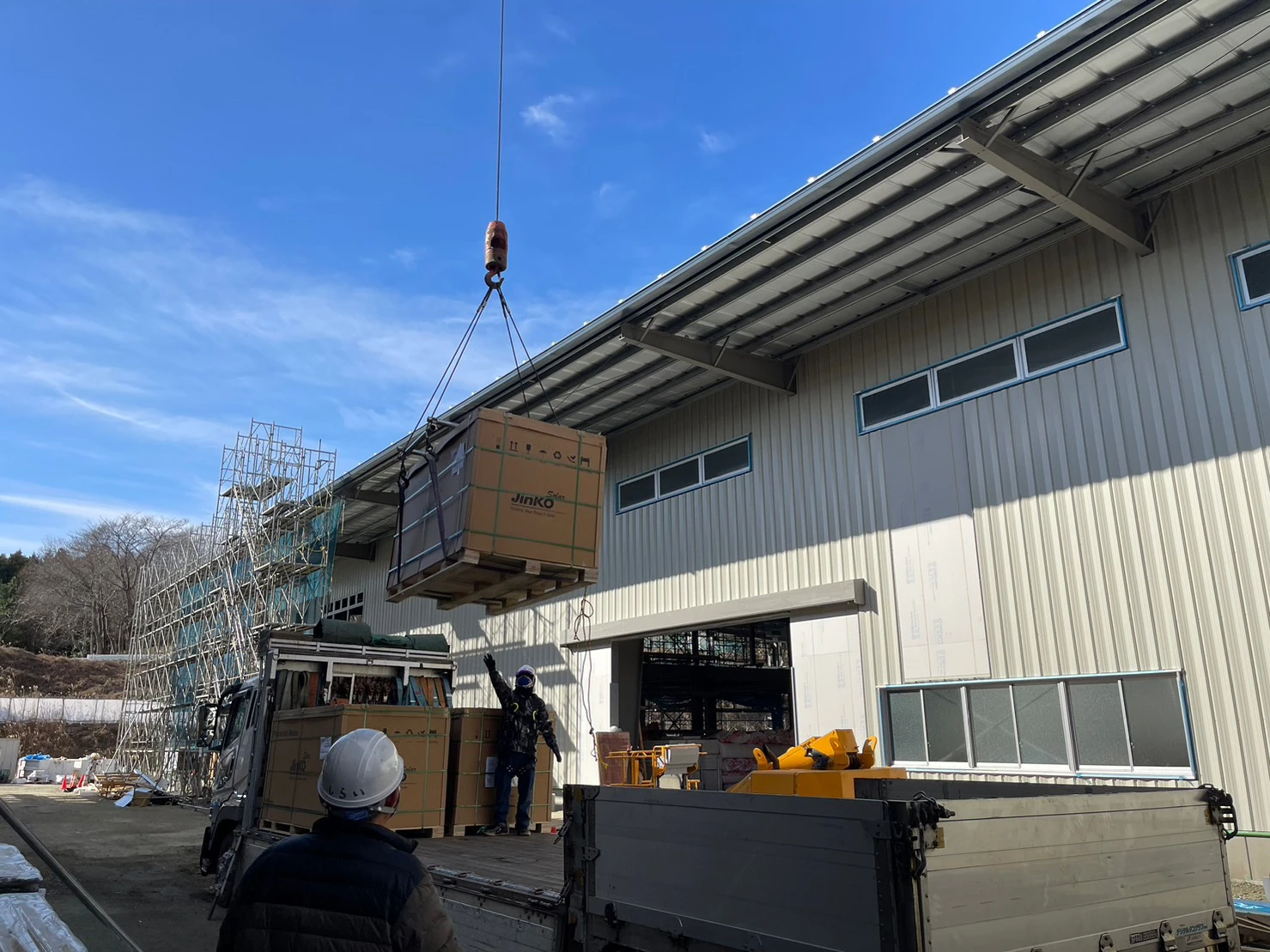 静岡県御殿場市の工場屋根に設置した自家消費型太陽光パネル