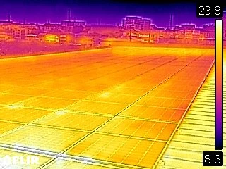 神奈川県伊勢原市の屋根上太陽光発電設備のIR赤外線画像