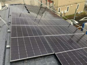 藤沢市の新築住宅 スレート屋根に設置したQセルズ太陽光パネル（Q.PEAK DUO 400W×12枚・4.8kW）